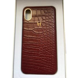 Autre Marque-Case for iPhone X alligator leather-Dark red