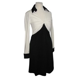 Diane Von Furstenberg-Colorblock Twist-Front Wool Shirtdress-Black,White