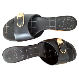 Chanel Mule Compensée Noir