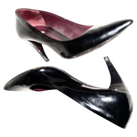 Miu Miu-Patent leather pumps-Black