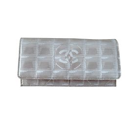 Chanel Wallet Beige Lambskin Beige