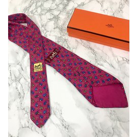 Hermès-Cravate en soie-Fuschia