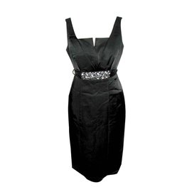Autre Marque Satinkleid mit Diamantengürtel Schwarz