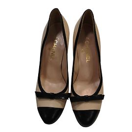 Chanel two-tone pumps Black Beige