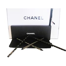 Chanel-Estojo com lápis Chanel-Preto