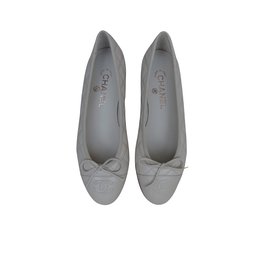 Chanel-Zapatillas de ballet-Crudo