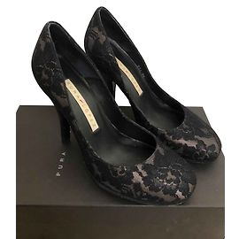 Pura Lopez Schwarze Pumps aus Spitze Absatz 11cm Schwarz