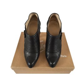 Christian Louboutin-Sigourney 10 Nappa Laminato-Black
