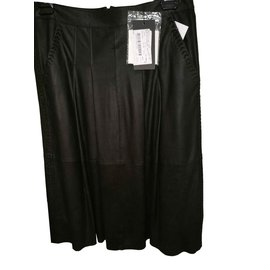 Weekend Max Mara Jupe noir cuir Noir