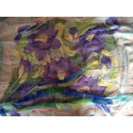 Hermès-“Grande mousseline de soie Hermès ’Fleurs de Lotus”-Multicolor