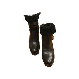 Moncler-Stivali neri nell'interno di pelliccia-Nero