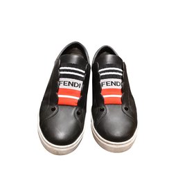 Fendi-Sneakers-Black
