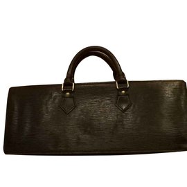 Louis Vuitton-handbag-Black