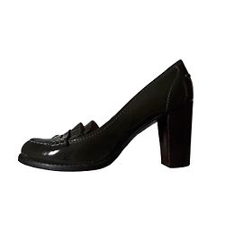 Marc by Marc Jacobs Mocassins à talons Vert olive Vert foncé