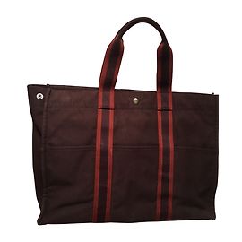 Hermès Toto Large model 800 EUR Bordeaux