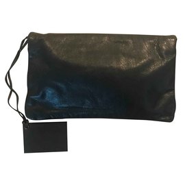 Balenciaga-Enveloppe-Noir