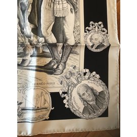 Hermès-Carré Hermés 90 en soie Marquis de Lafayette-Noir,Blanc