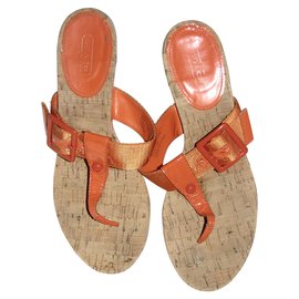 Coach-Sandalen mit Keilabsatz-Orange