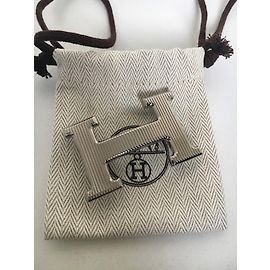 Fivela de cinto Hermès modelo "Grille" em metal prateado, Nova Condição! Prata
