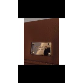 Michael Kors-wallet-Brown