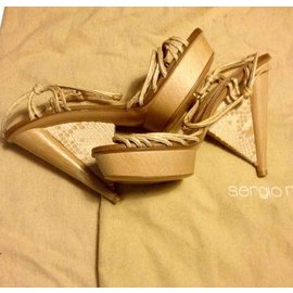 Sergio Rossi Python Pumps Beige Absatz 12 cm Beige