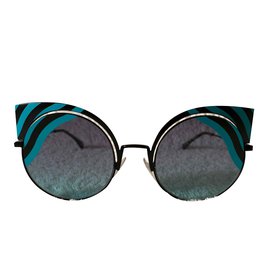 Fendi-Cat-eye sunglasses-Multiple colors
