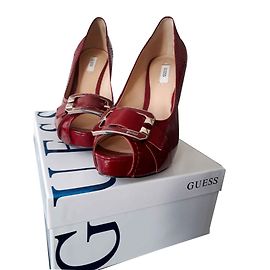 Escarpins Guess en cuir verni rouge Rouge