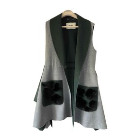 Fendi-Sleeveless coat pockets ornate with mink flowers-Grey