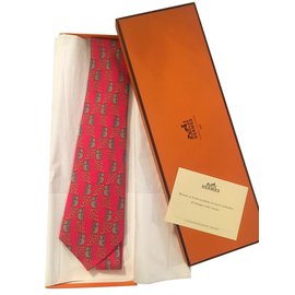 Hermès-Preciosa corbata HERMES en seda estampada color marrón / rojo con motivos Panda, ¡Nueva condición!-Roja,Marrón claro
