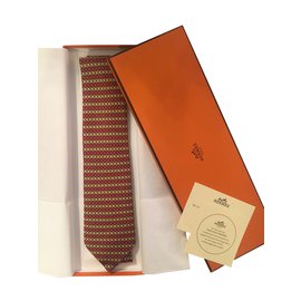 Hermès-HERMES lindo laço em vermelho / preto / ouro impressão de seda com padrões geométricos, Nova Condição!-Preto,Vermelho,Dourado