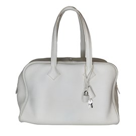 Hermès-Victoria II 35 Bag-White