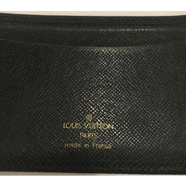 Louis Vuitton-Louis Vuitton Kartenetui aus Leder Taiga Grün in sehr gutem Zustand!-Dunkelgrün