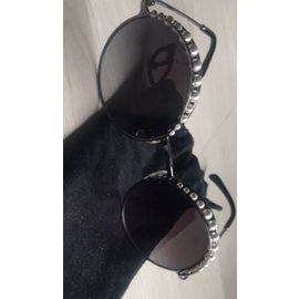 Chanel-Sonnenbrille-Schwarz,Grau