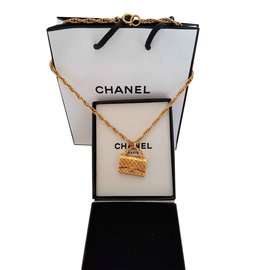 Chanel-Collares-Dorado