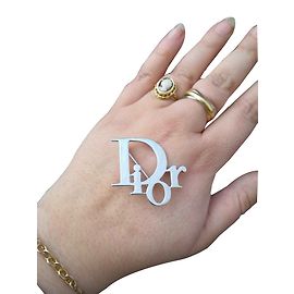 Bella spilla Dior obliqua Argento