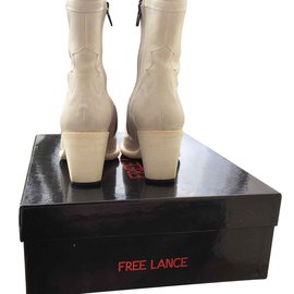 Free Lance-ALMA 7-Aus weiß