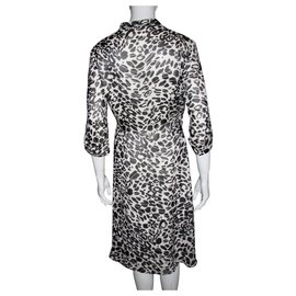 Escada-Robe en soie avec doublure en soie-Noir,Blanc