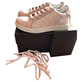 Louis Vuitton-Sneakers-Pink