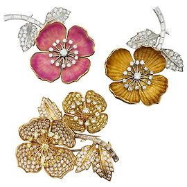 Spilla Boucheron "Eglantine" in oro giallo, diamanti bianchi e gialli. Altro