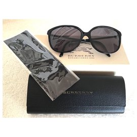 Burberry-Oculos escuros-Preto