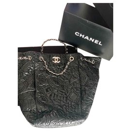 Chanel-Camélia envernizada bolsa de vinil chanel-Preto