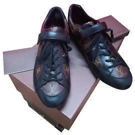 Louis Vuitton Sneakers Multiple colors