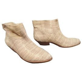 Surface To Air botas de superfície a ar Kim Boots modelo V2 Bege