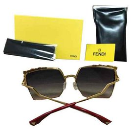 Fendi-Sunglasses-Red