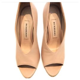 Scarpette Burberry in pelle con zeppa in punta EU36.5 Beige