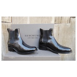 Heschung-Chelsea boots Heschung Judy modelo em acabamento envernizado-Preto