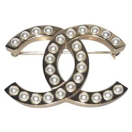 Chanel-Spilla Chanel in oro e perle, Collezione 2018 superbo-D'oro