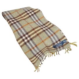 Burberry scarf in pure cashmere Green