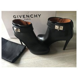 Givenchy-Tiburón-Negro