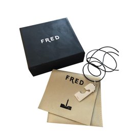 Colar Fred em cordão de couro Prata